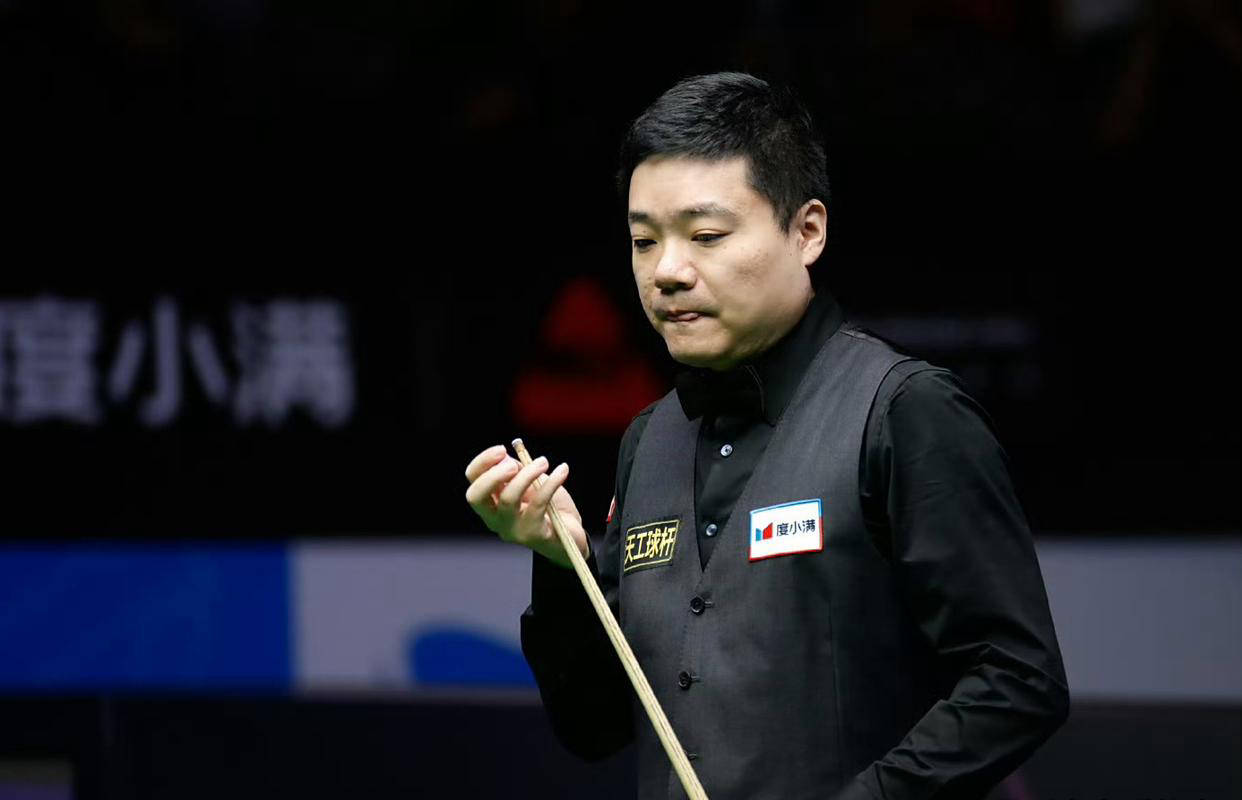 是两位世界, 世锦赛冠军 是两位世界, 世锦赛冠军