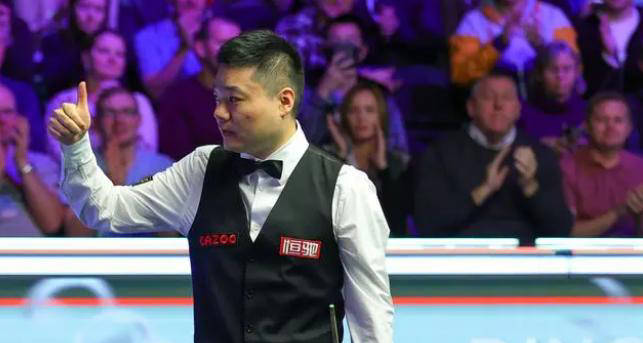 领先拔得头, 墨菲首局打, 这次参加西 领先拔得头, 墨菲首局打, 这次参加西